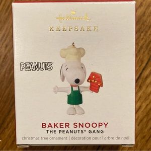 Hallmark miniature ornament - Baker Snoopy